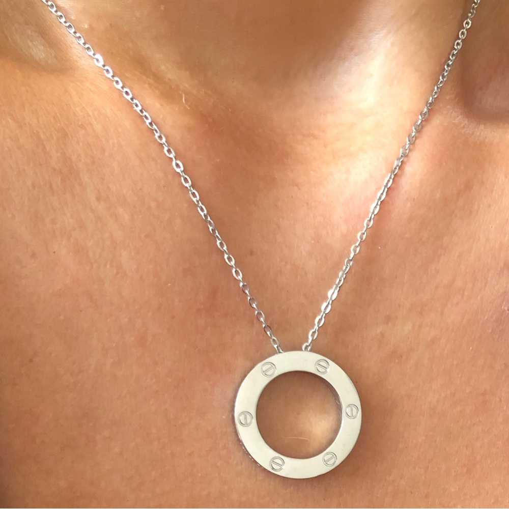 Screw Circle Pendant Necklace